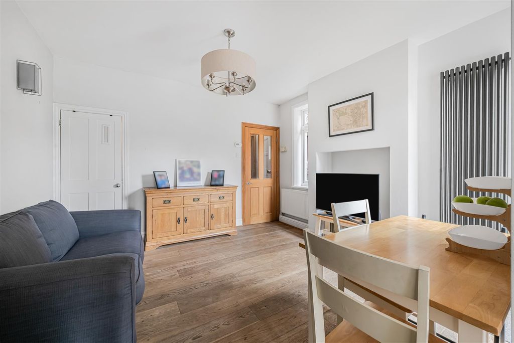 Property photo 3 of 12 17_77547.Jpg