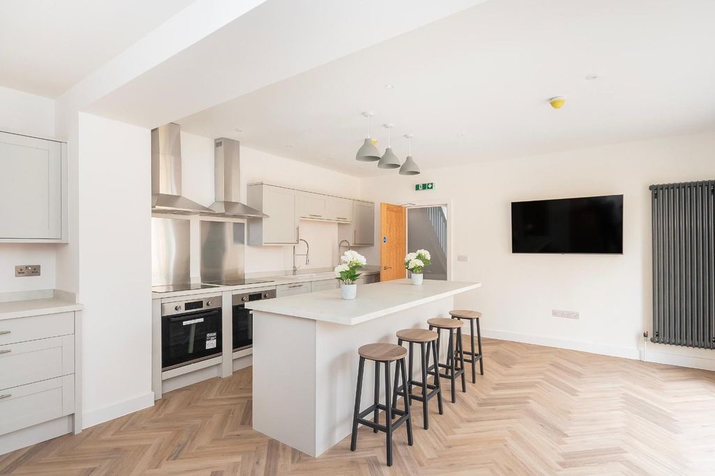 Property photo 1 of 10 0Fde6219-79Df-496A-8d44-F4Efe4c66A0d.Jpeg