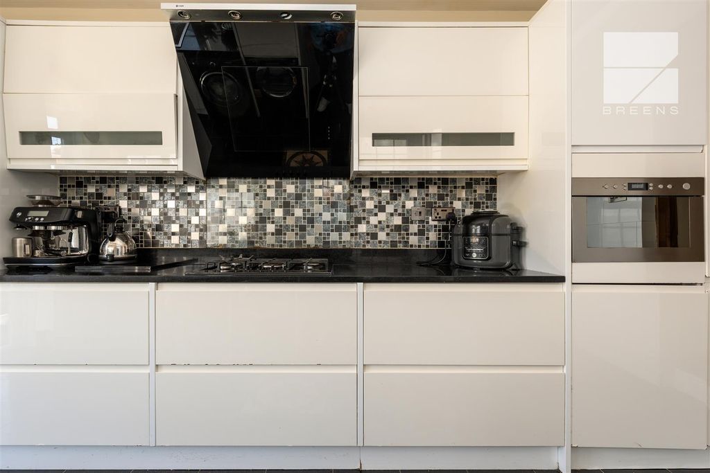 Additional image 11 of 3 bed end terrace house for saleNewbury Road, Highams Park E4