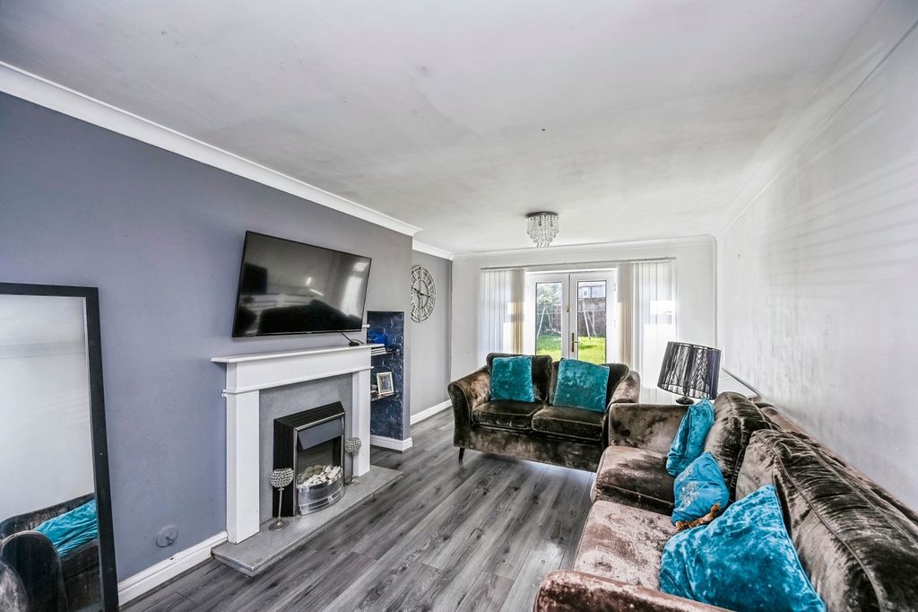 Property photo 2 of 16 Photo
