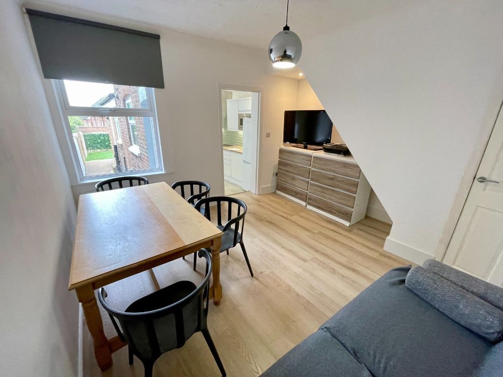 Property photo 3 of 14 4118994