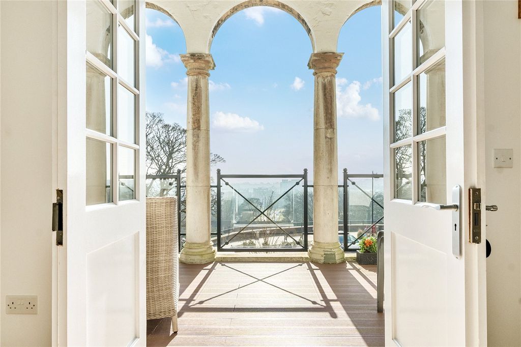 Property photo 3 of 20 Picture No. 12