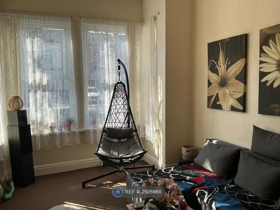 Property photo 3 of 27