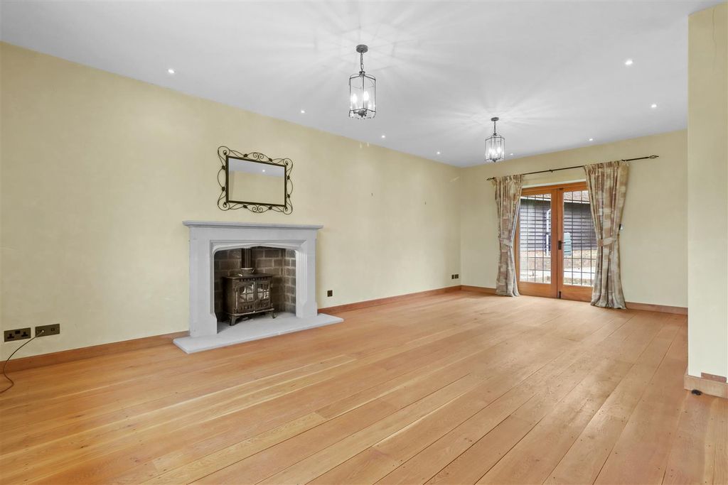 Property photo 3 of 40 Lounge/ Dining Room