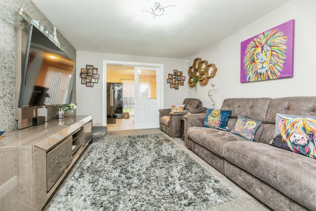 Property photo 3 of 20 2A8A5582