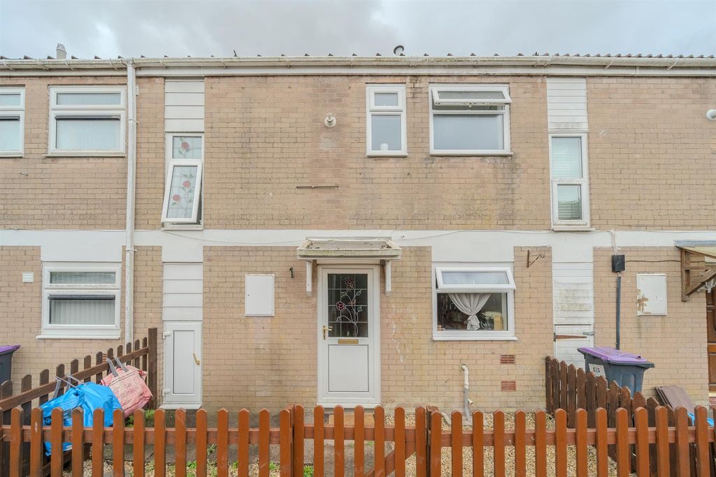 Property photo 1 of 16 14 Fields Road-16.Jpg