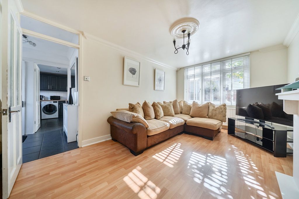 Property photo 2 of 16
