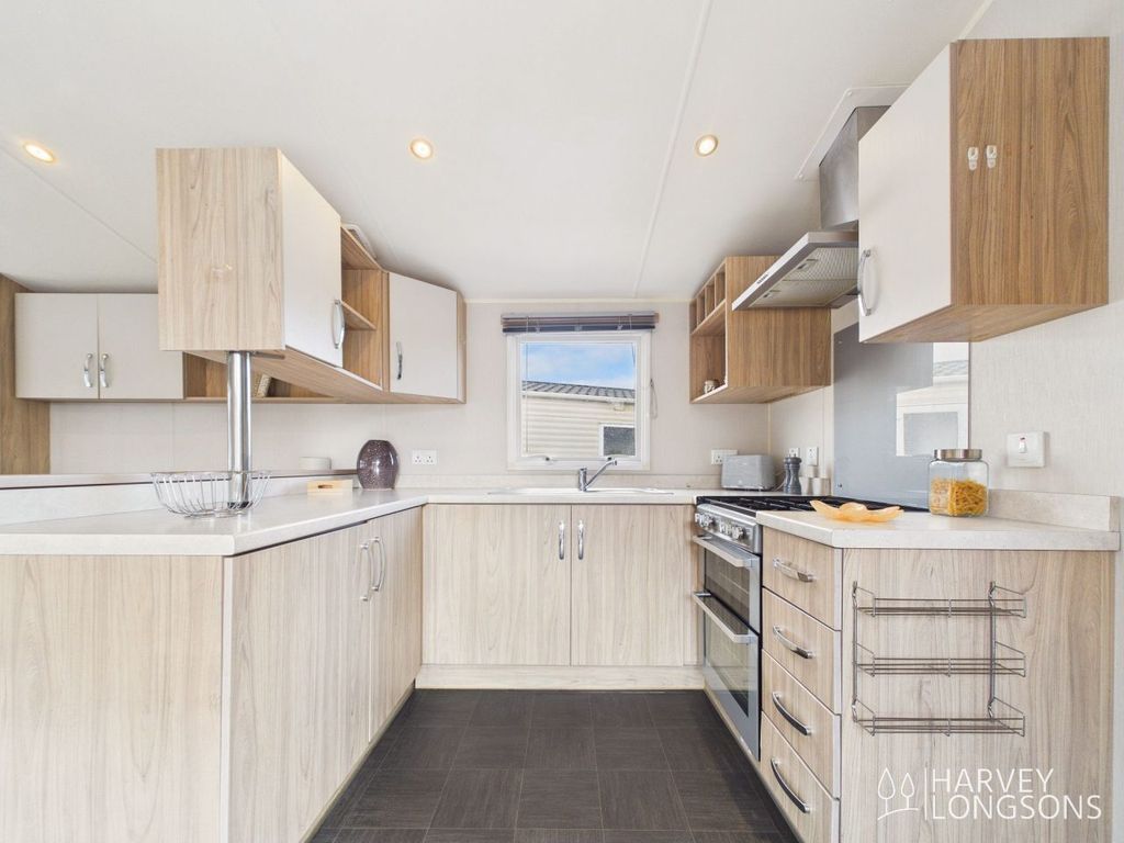Property photo 1 of 17 Willerby Brockenhurst Kitchen Bowland Fell Holiday Park