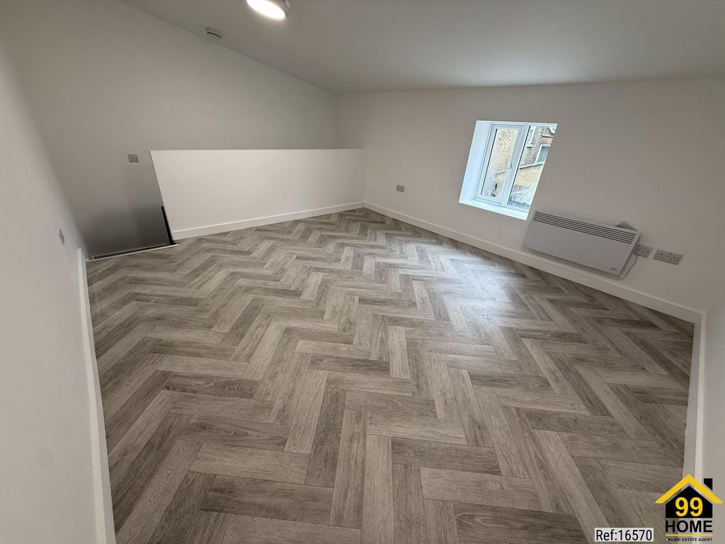 Property photo 2 of 12 Photo 1