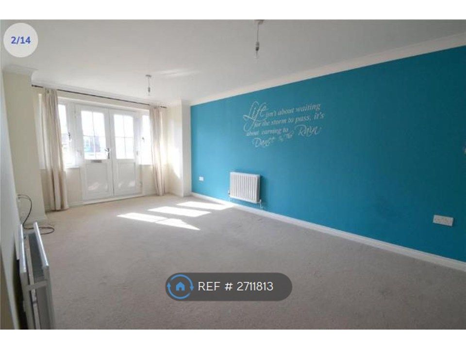 Property photo 2 of 8 Lounge