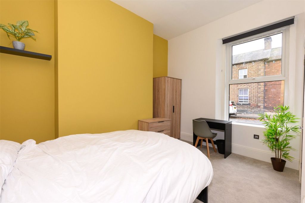 Property photo 3 of 9 Bedroom Example