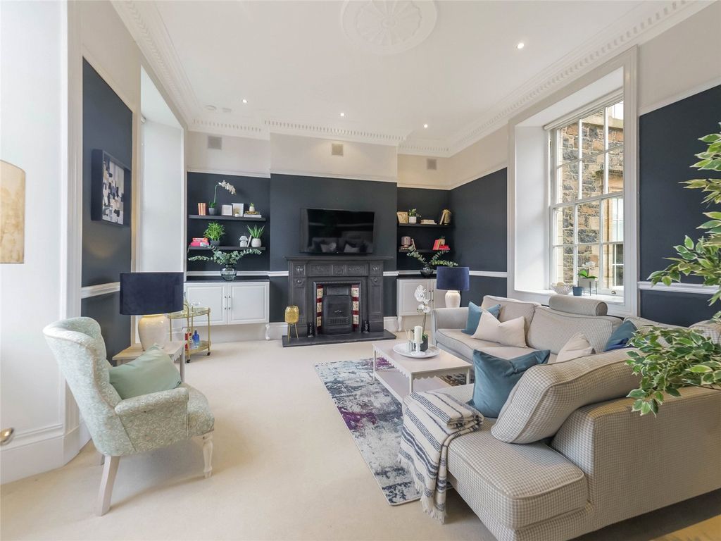 Property photo 3 of 29 Picture No. 04