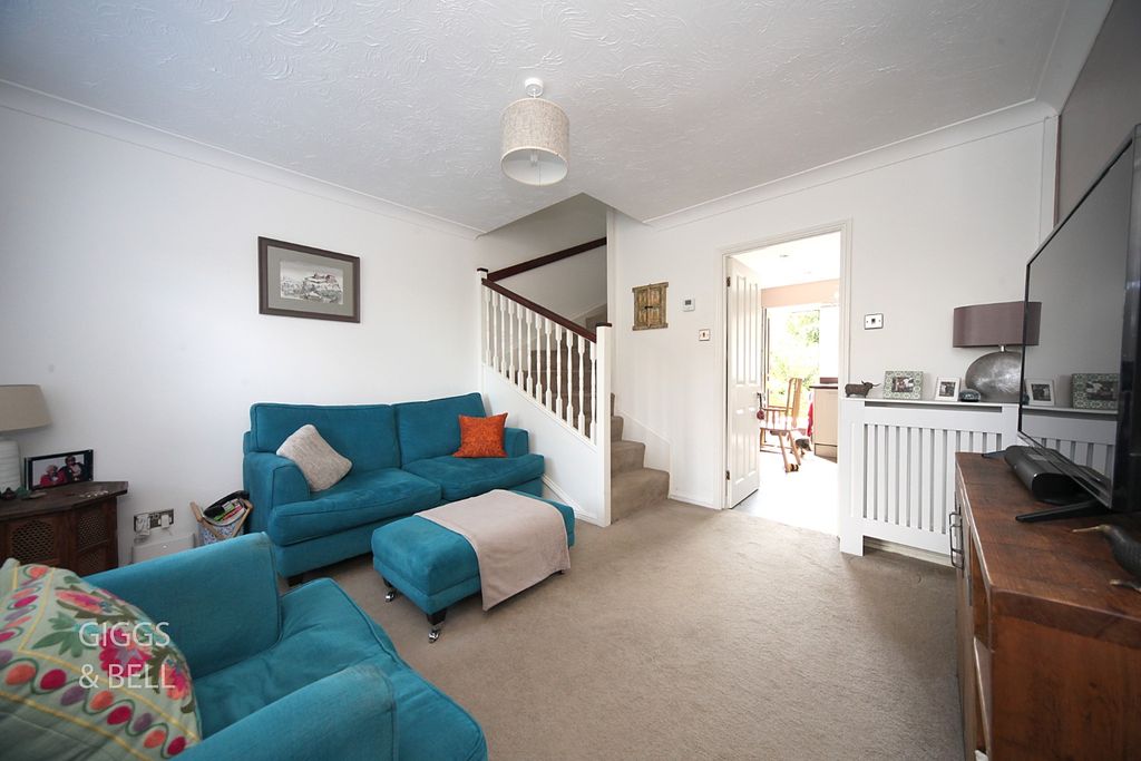 Property photo 2 of 16 5419471