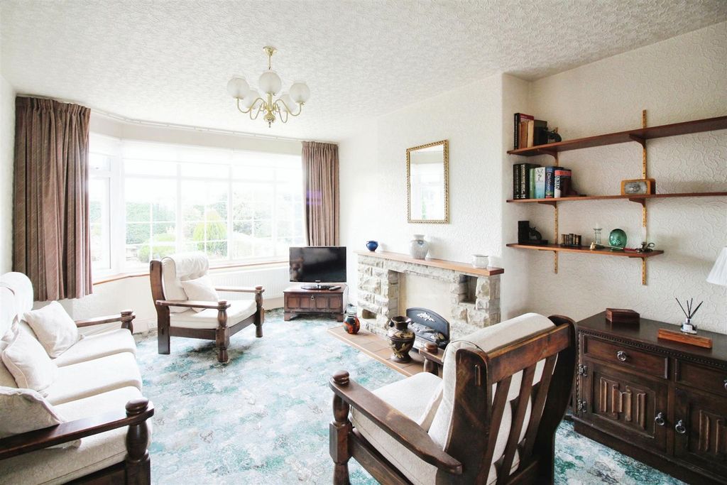 Property photo 3 of 15 Living Room