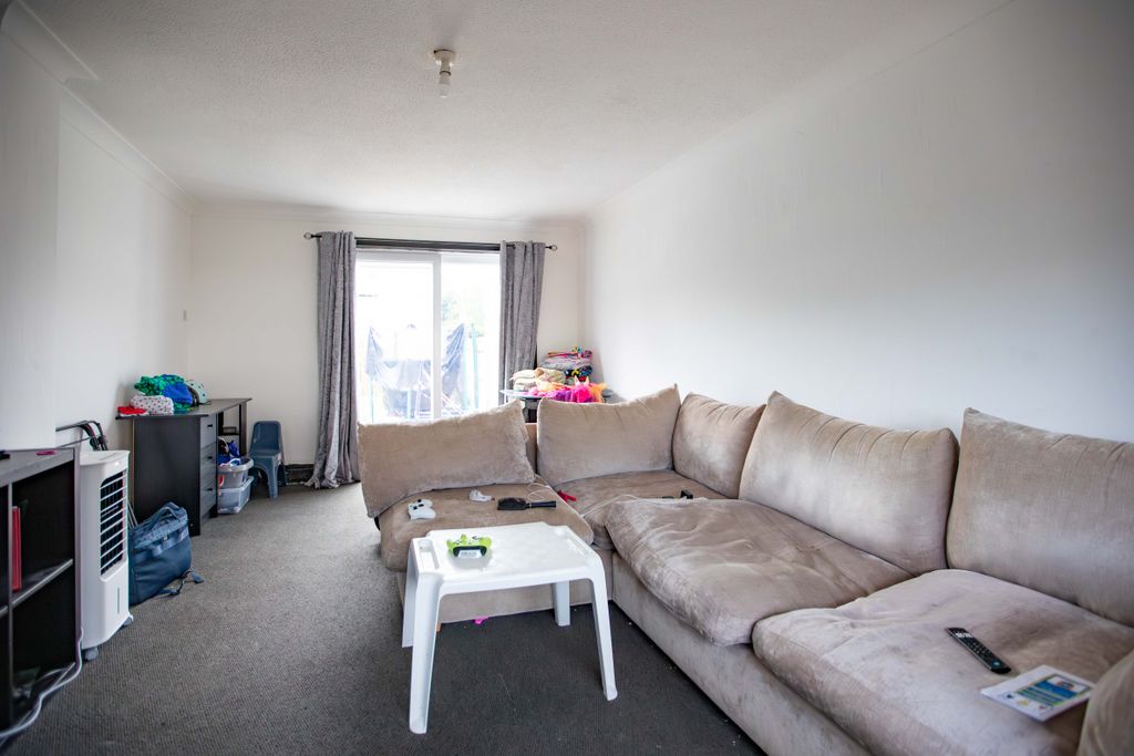 Property photo 2 of 25