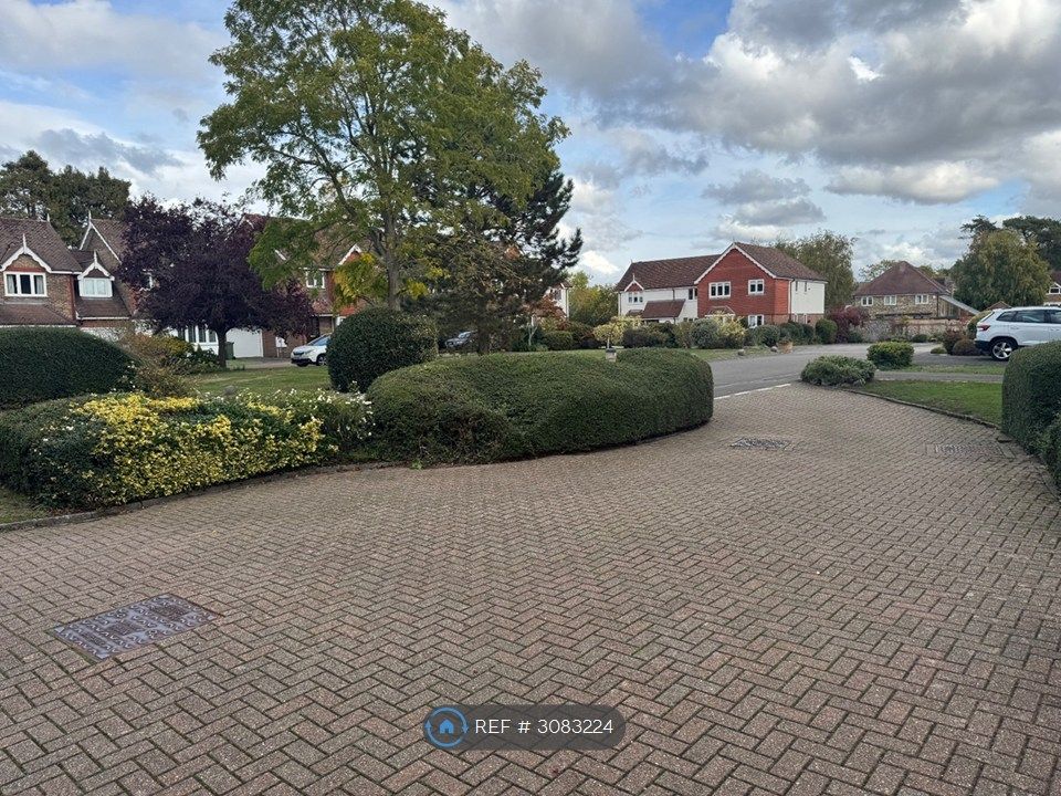 Property photo 2 of 31