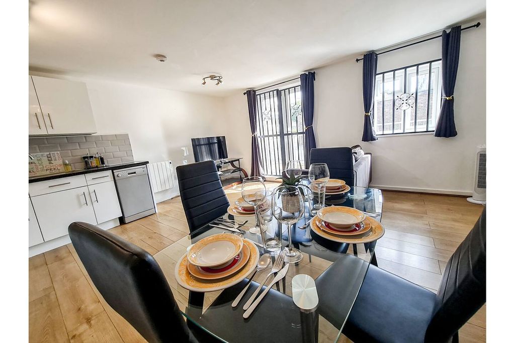 Property photo 2 of 36