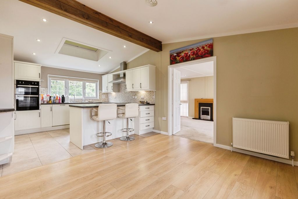 Property photo 3 of 19 Pbox-Img.Jpg