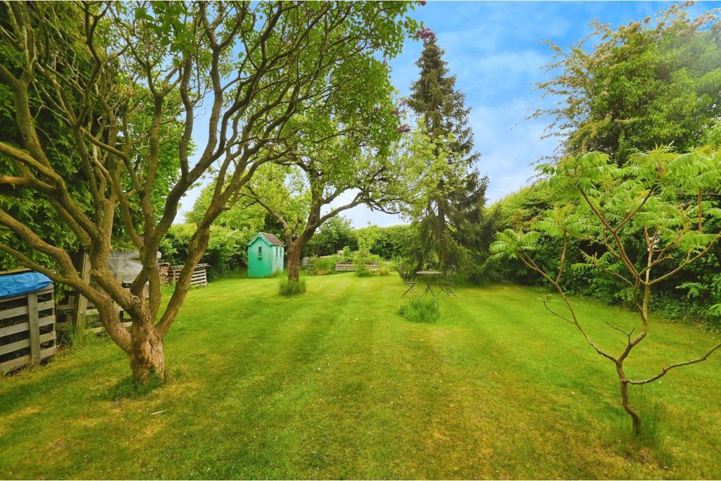 Property photo 3 of 18 Upper Garden