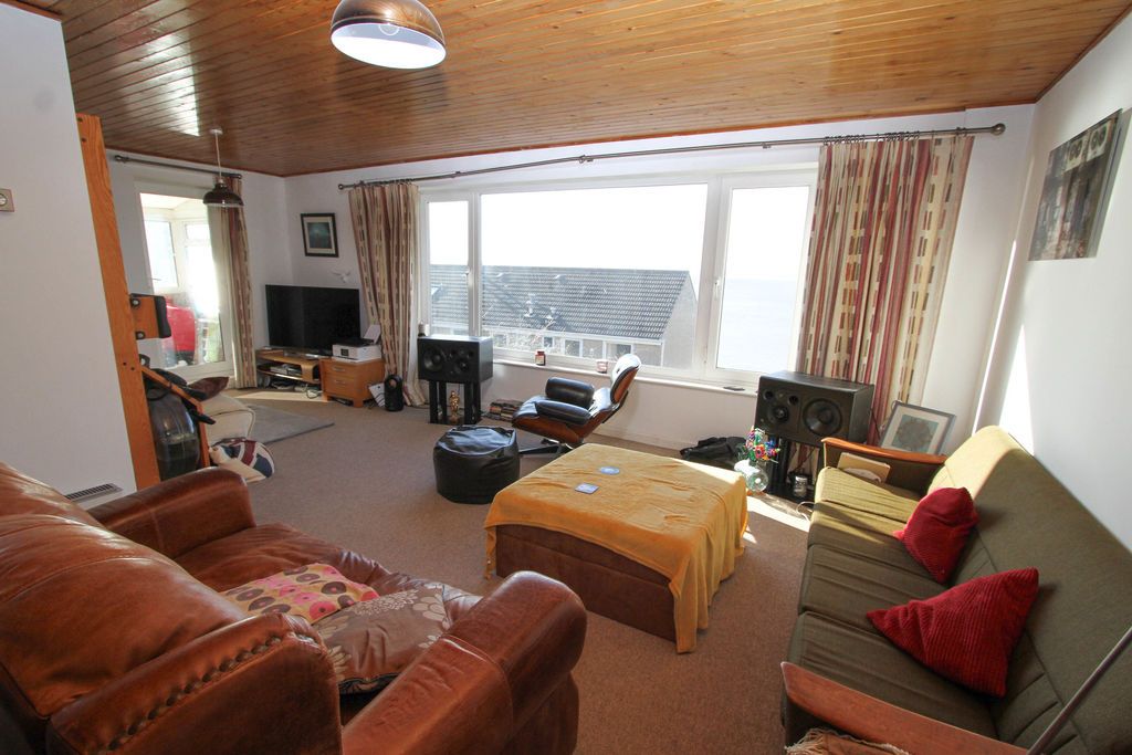 Property photo 2 of 14 Lounge/Diner