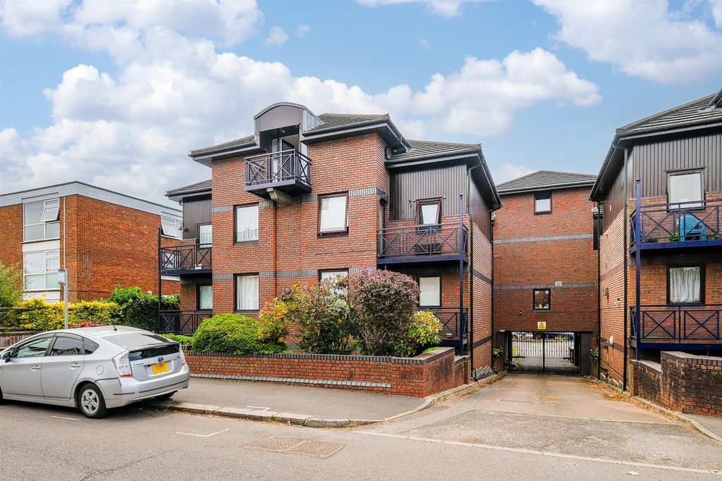 Property photo 2 of 19