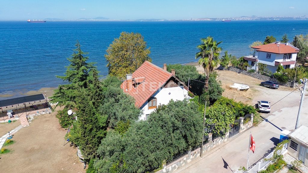 Property photo 2 of 51