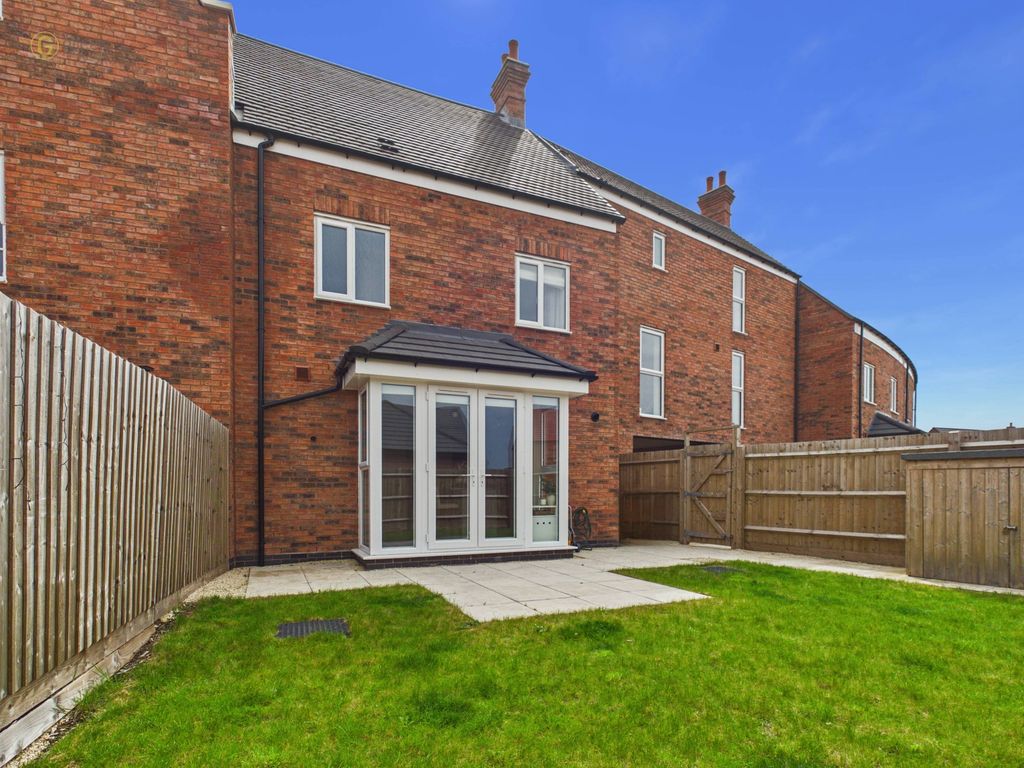Property photo 3 of 23 93c2E950A34d40338d69c84d187A55c5100Cam04425G0Pr0416Still013