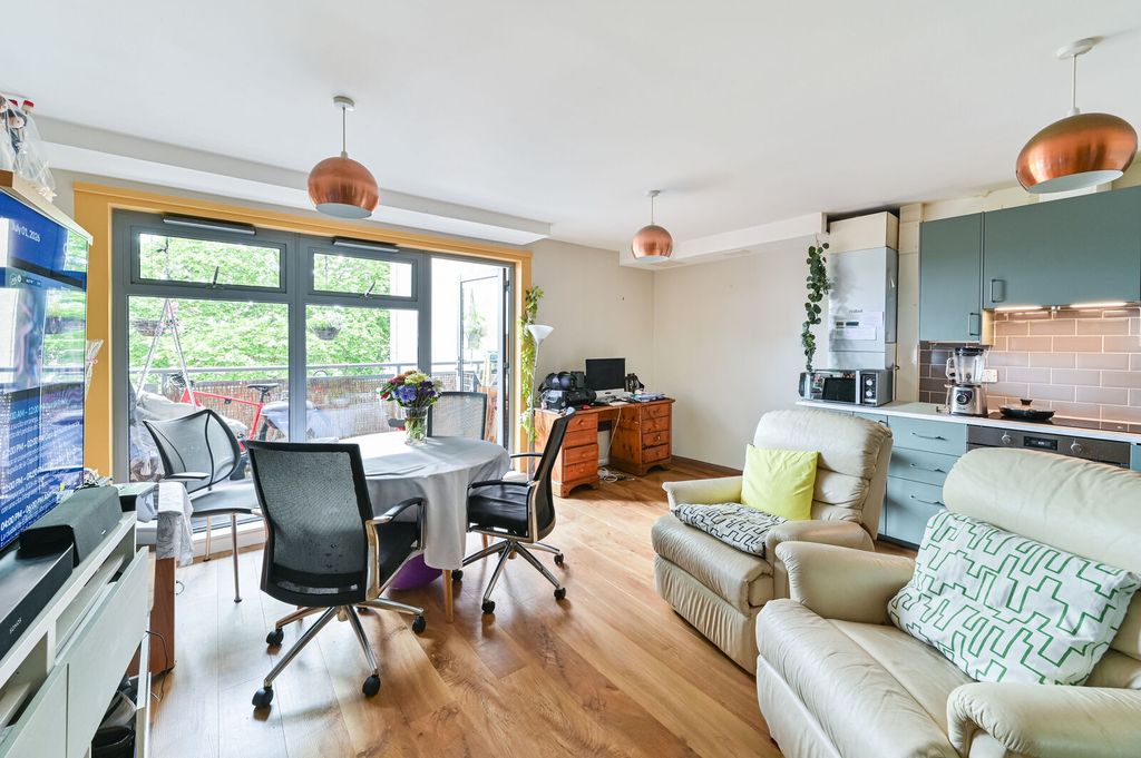 Property photo 2 of 12