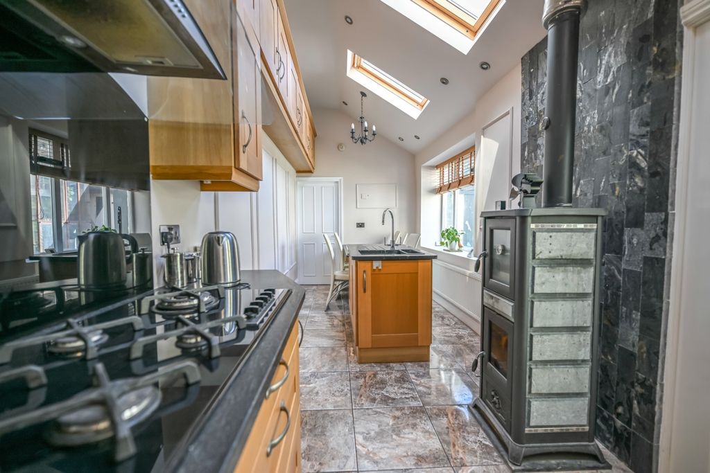 Property photo 2 of 31 Cliff Terrace Ewemove Marske-8