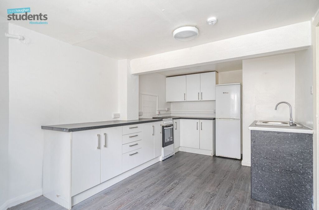 Property photo 3 of 10 67485c72-4637-468...