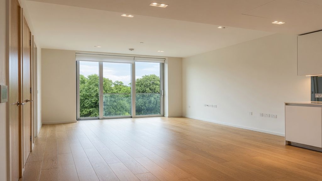 Property photo 1 of 17 Living Room