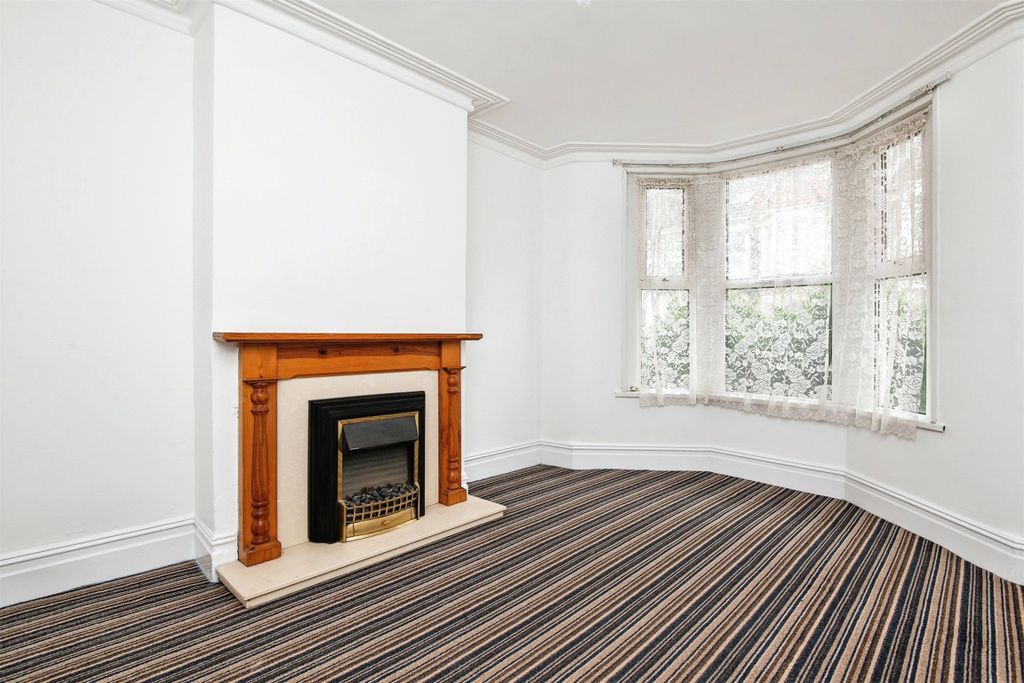 Property photo 2 of 12 Picture No. 08
