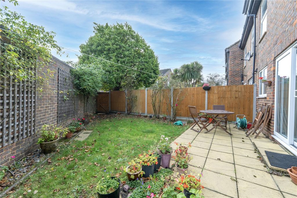 Property photo 2 of 10 Picture No. 11