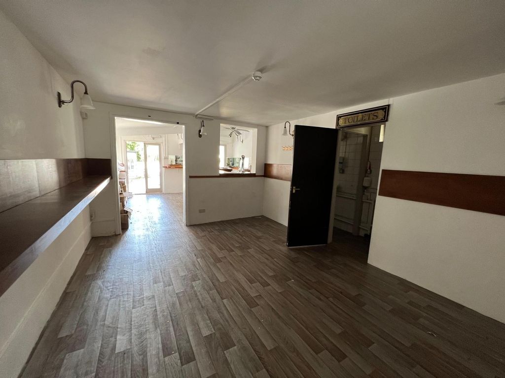 Property photo 3 of 5