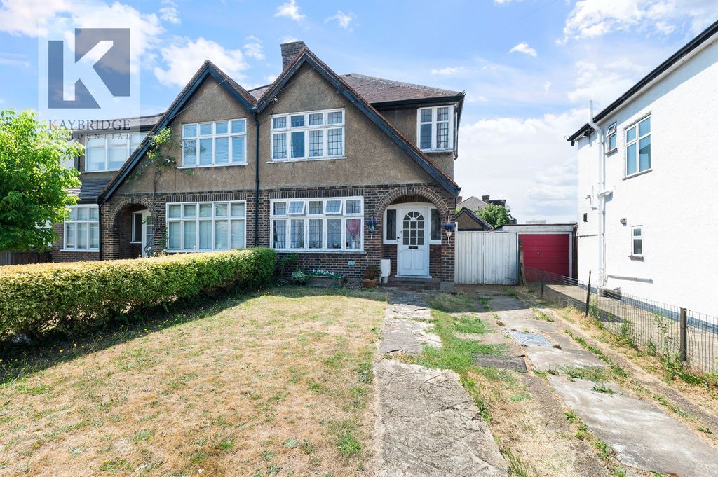 Property photo 1 of 12 Highfield Road, Surbiton - Kt5 9Lp