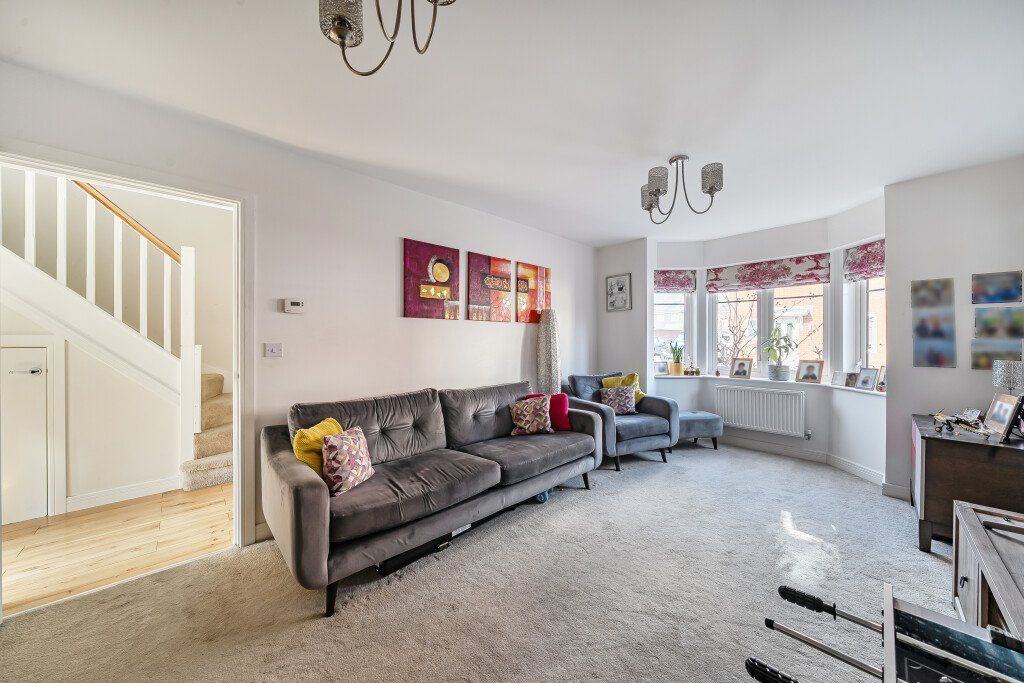 Property photo 2 of 22 Living Room