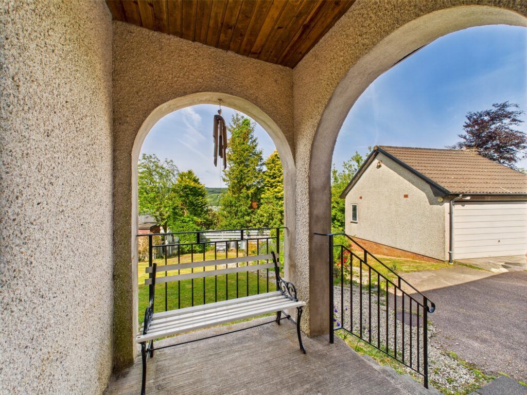 Property photo 2 of 31