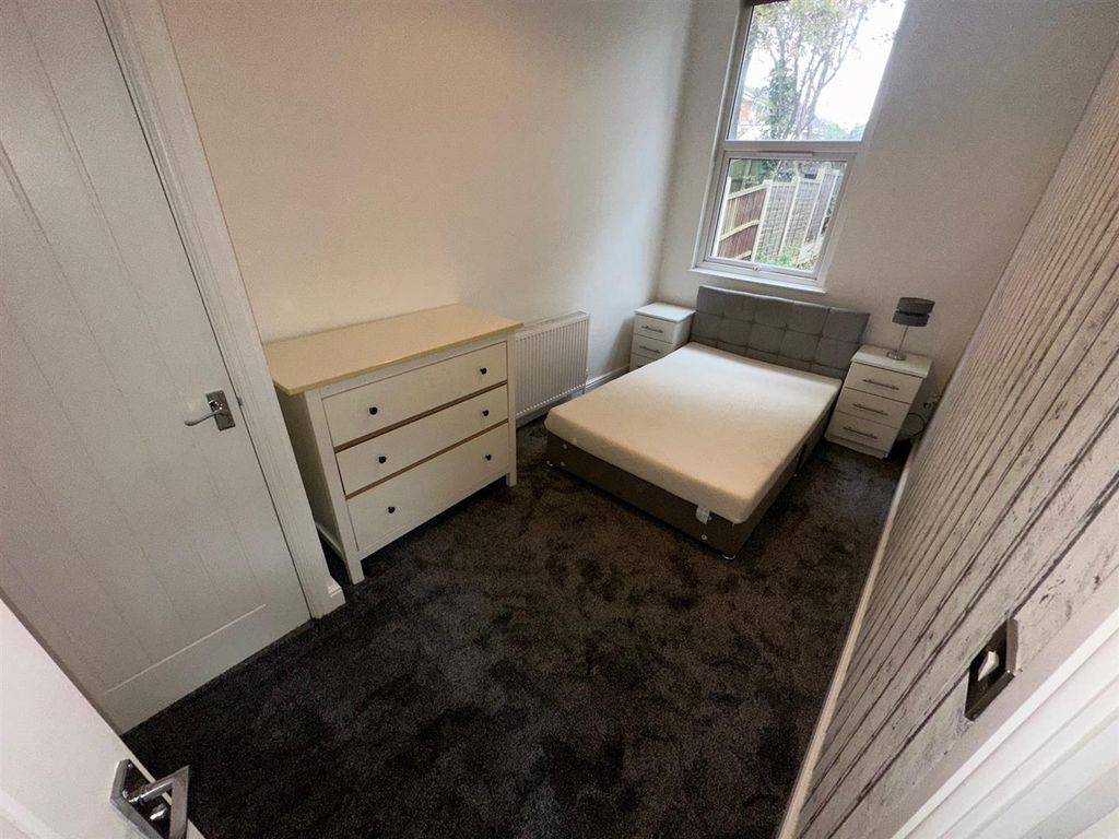 Property photo 1 of 5 Room 4.Jpg
