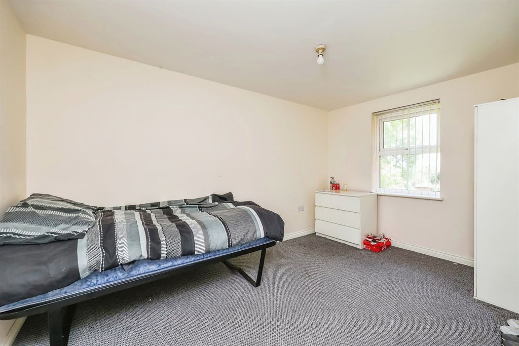 Additional image 5 of 2 bed flat for salePalmerston Road, Ilkeston DE7