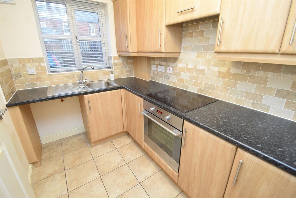 Property photo 2 of 14