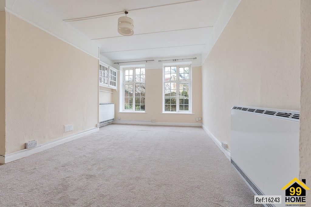 Property photo 1 of 13 Photo 0