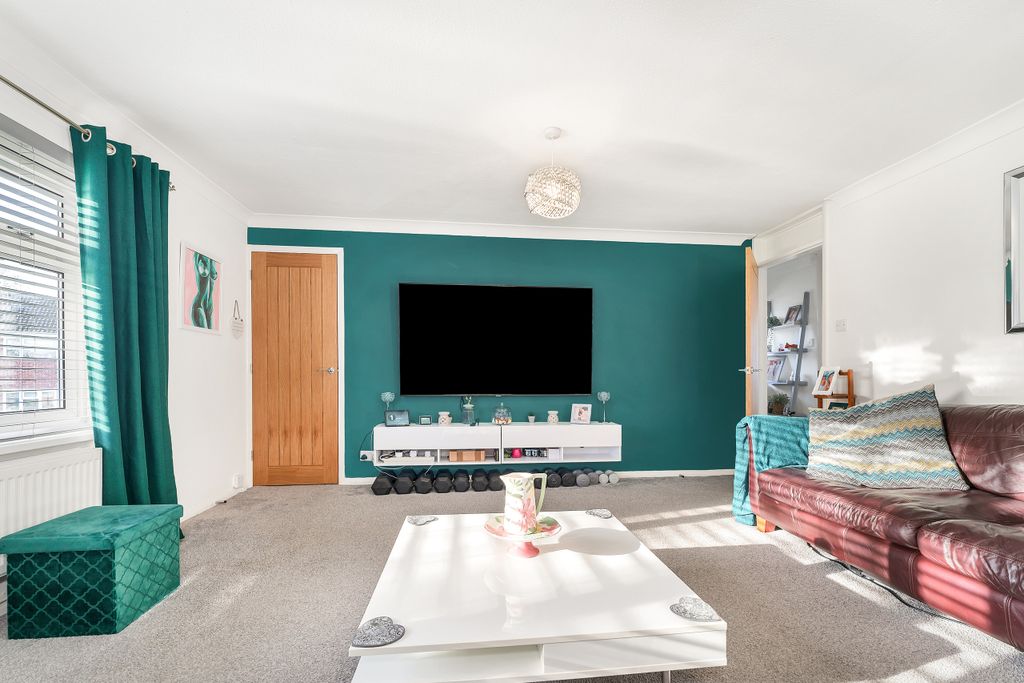 Property photo 3 of 15 58 Hill Rise, St Ives (3).Jpg