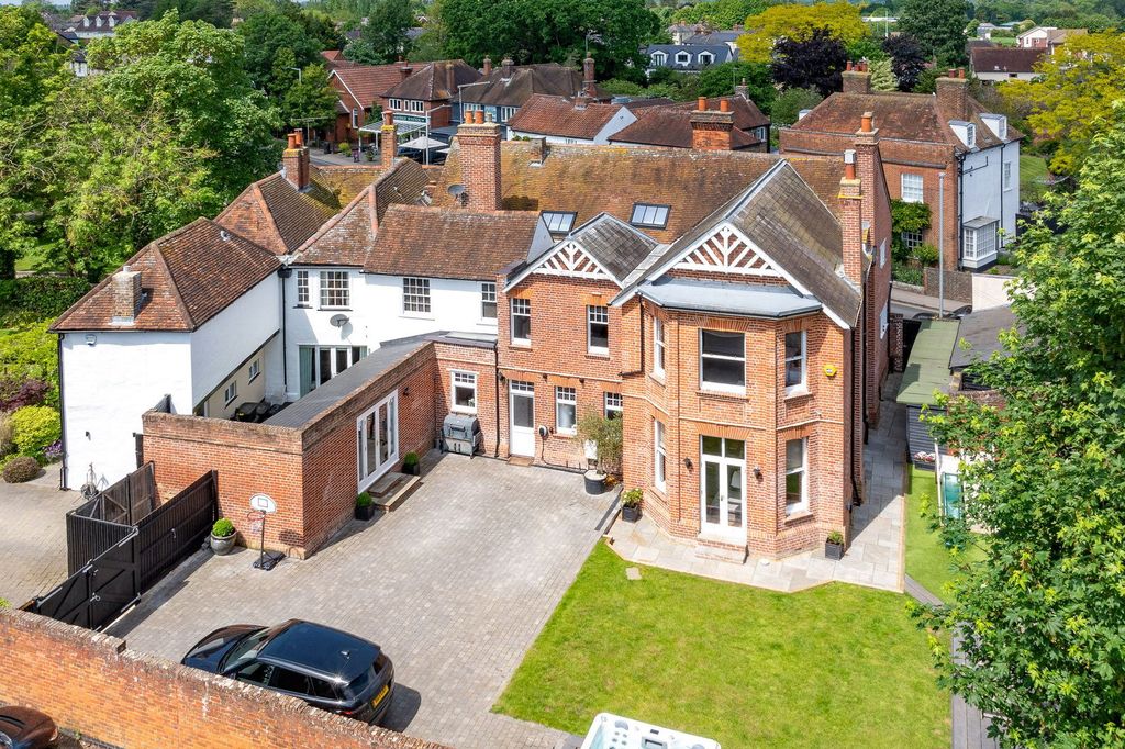 Property photo 2 of 37