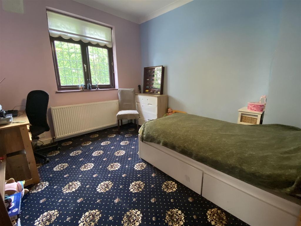 Additional image 17 of 4 bed semi-detached house for saleWood Lane, Dagenham RM8