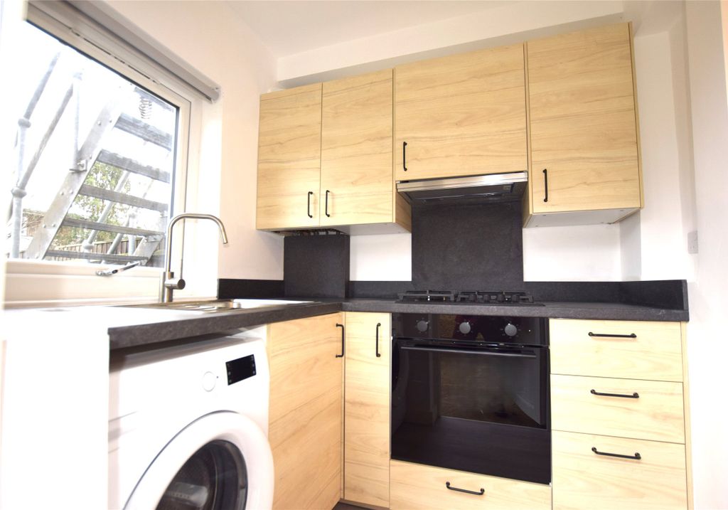 Property photo 2 of 9 Kitchen