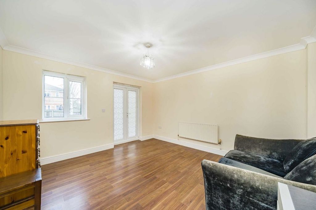 Property photo 2 of 5