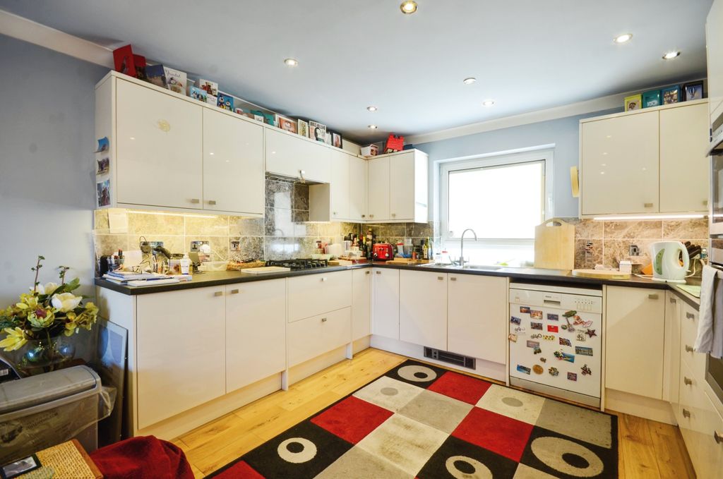 Property photo 2 of 17 Photography