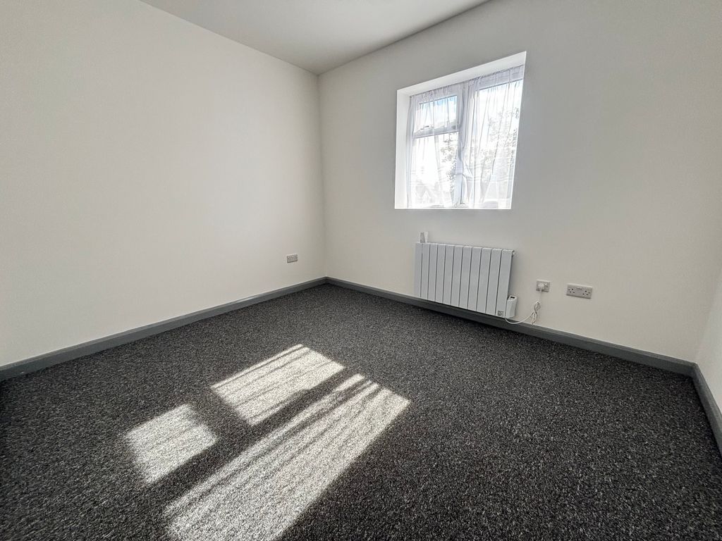 Property photo 3 of 4 Img_4916