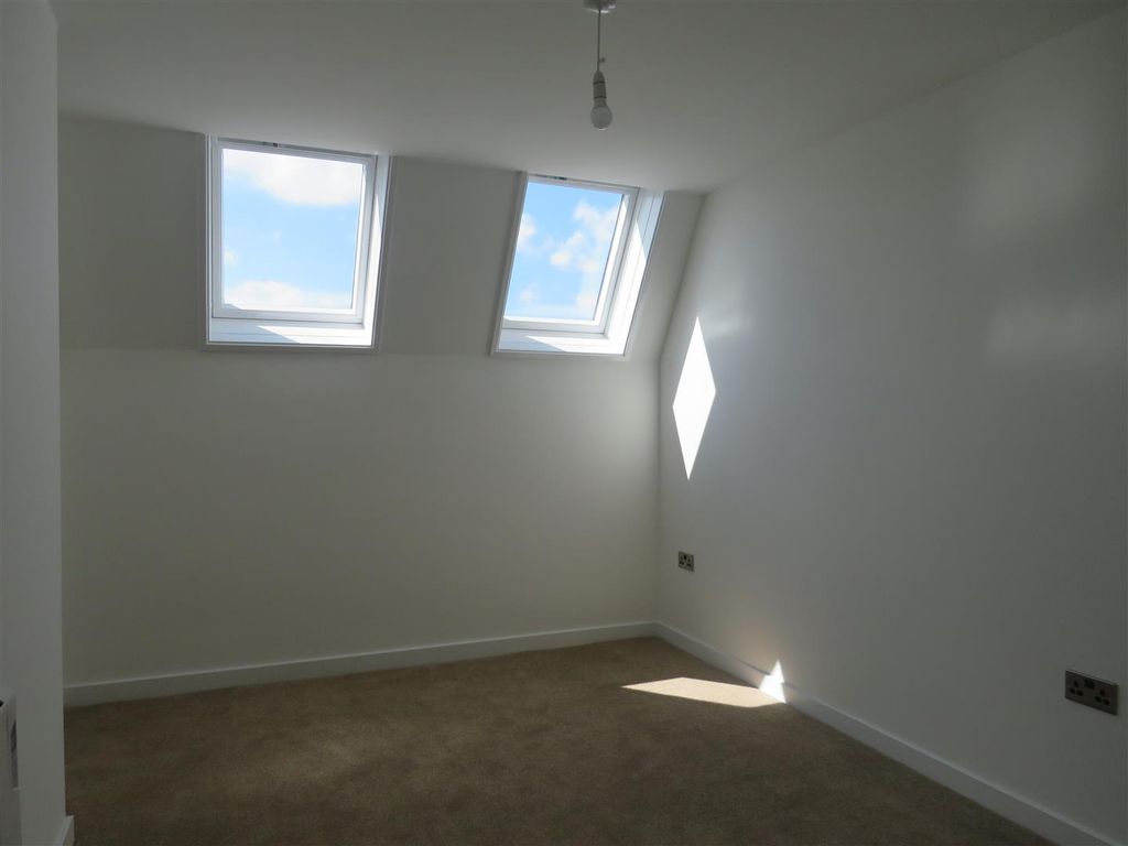 Property photo 3 of 7 Bedroom