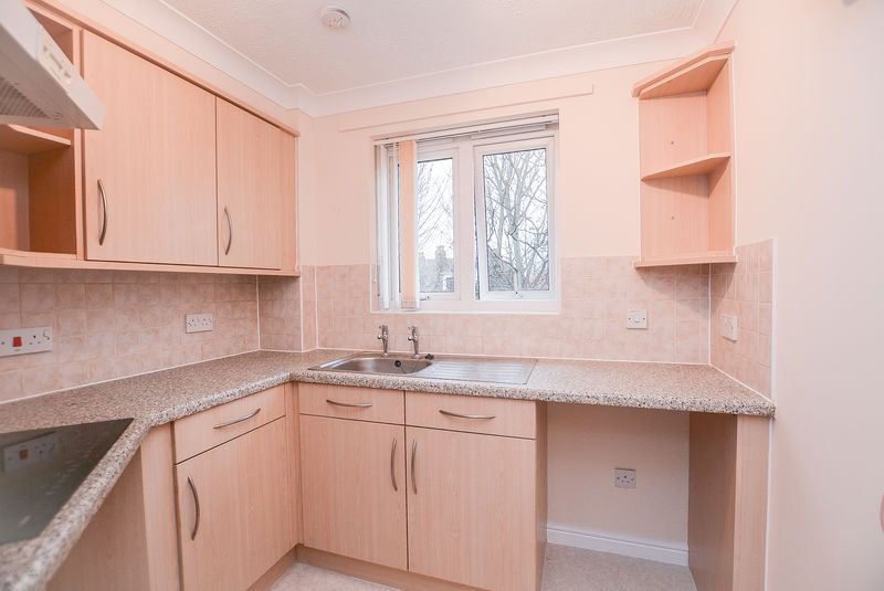 Property photo 3 of 10 Photo 8